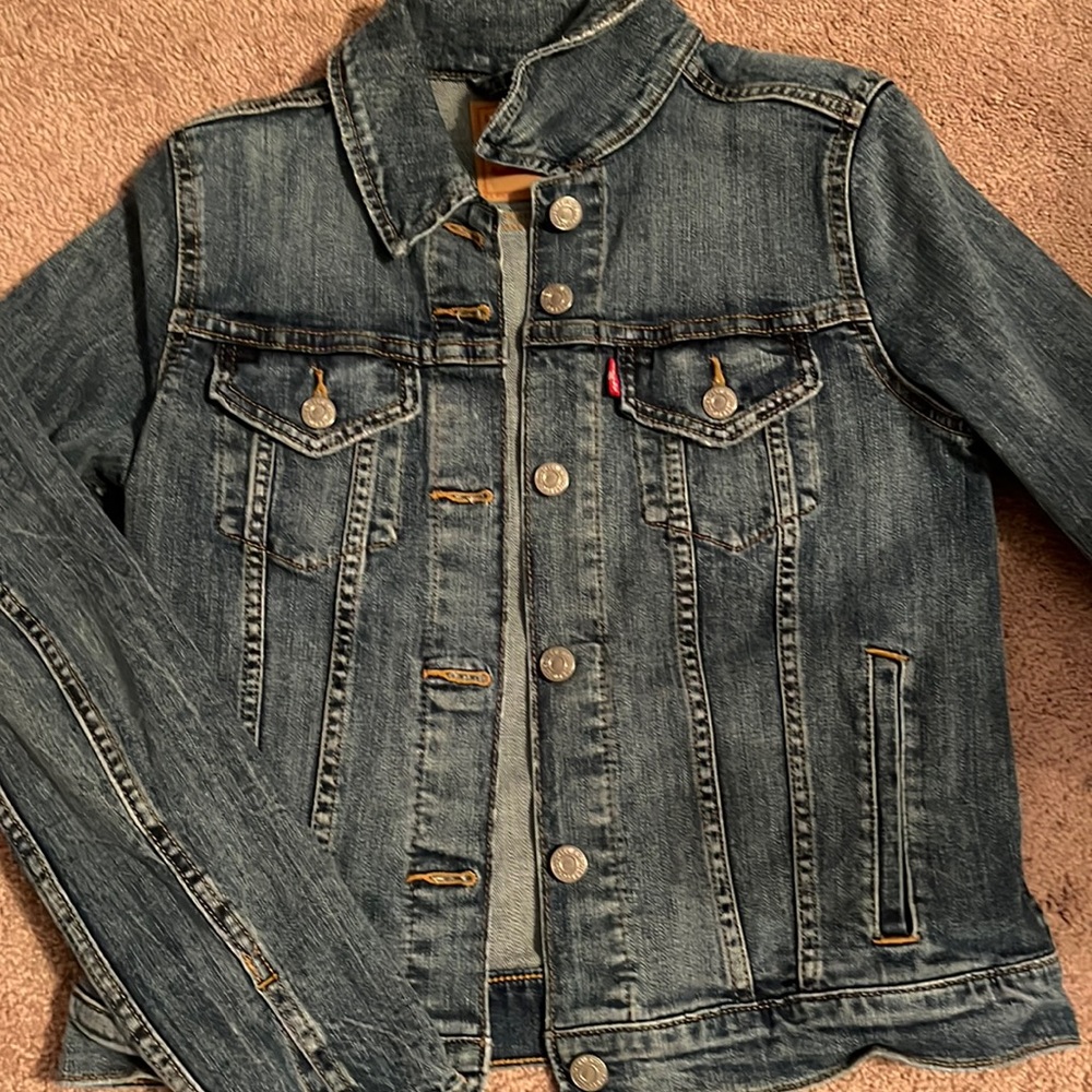NWOT Levi’s jean jacket
